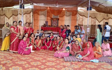 महंत रमेश महाराज की शूल शय्या अराधना के छठे दिन  सखी सहेली महिला मंडल ने किया भजन कीर्तन  