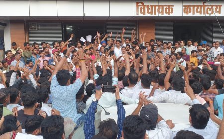 विधायक चन्द्रभान पर कार्यकर्ताओं द्वारा विधानसभा चुनाव लड़ने का दबाव बनाया  