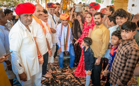 राजवी पन्द्रह साल तक कहा  थे:आक्या