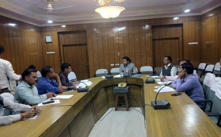 दुर्ग के संरक्षित क्षेत्र से शराब की दुकान को स्थानांतरित करने के दिए निर्देश