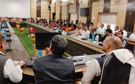 क्षेत्र को स्वस्थ, स्वच्छ और विकसित बनाने की दिशा में सभी को साथ मिलकर करना होगा काम - सीपी जोशी