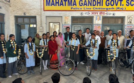पुलिस लाइन महात्मा गांधी स्कूल में हुआ निशुल्क साइकिल वितरण