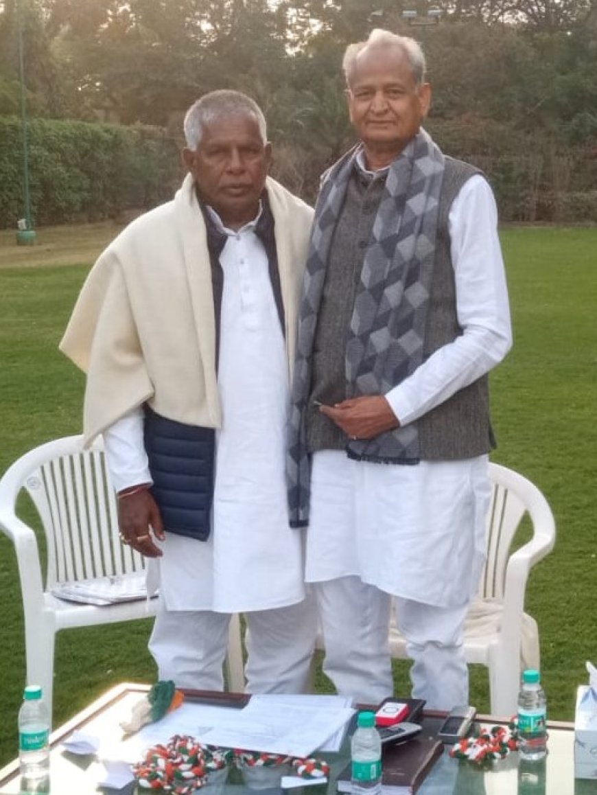 गहलोत से पूर्व राज्यमंत्री जाड़ावत की मुलाकात