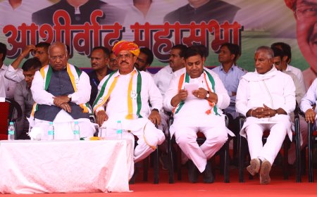 हजारों की संख्या में उपस्थित लोगों के हुजूम ने हाथ उठाकर आंजना को भारी मतों से विजयी बनाने का लिया संकल्प