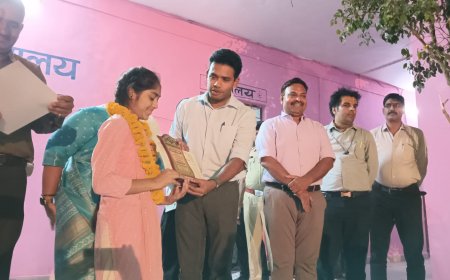 झालर बावड़ी में  रात्रि चौपाल   कलक्टर ने सुने लोगों के अभाव- अभियोग,  दिए निर्देश 