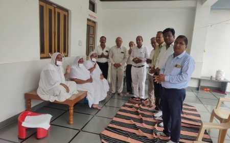 जैन संतों का लिया आशीर्वाद चातुर्मास में लिया भाग