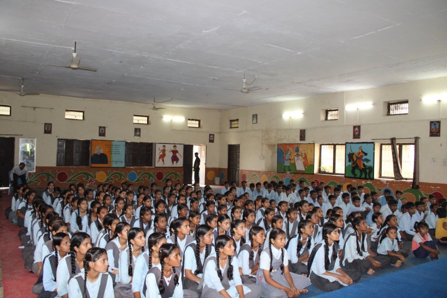पुठोली विद्यालय में सैनिक स्कूल का जागरूकता कार्यक्रम आयोजित