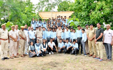पेड़ो को लगाकर ही प्रकृति की रक्षा व पर्यावरण का कायाकल्प हो सकता हैं.