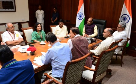 लोकसभा अध्यक्ष ओम बिरला एवं मंत्री भुपेन्द्र यादव से सांसद जोशी ने की वन एवं पर्यावरण के विषयों को लेकर चर्चा