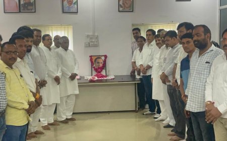 राजीव गांधी संचार क्रांति के जनक व आधुनिक भारत   निर्माता  थे