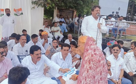 राहुल गांधी के खिलाफ अभद्र टिप्पणी करने पर कांग्रेस ने किया प्रदर्शन जलाया मोदी का पुतला