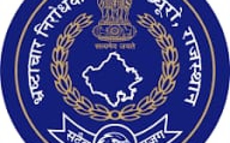 आईएएस अधिकारी की जमीन पर चल रहा था शोरूम