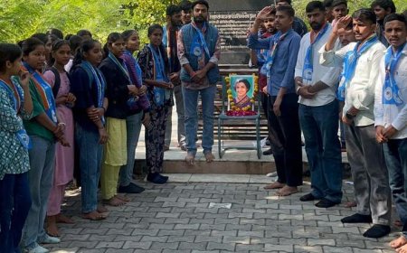 इंदिरा गांधी जयंती पर एनएसयूआई ने दी श्रद्धांजलि