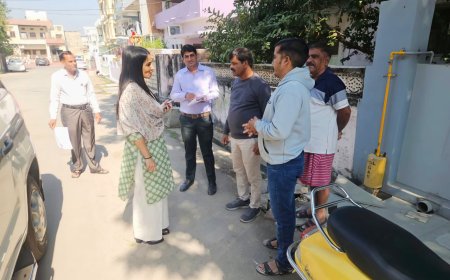 औद्योगिक कॉलोनियों में पहुँची टीम, शहरी क्षेत्र में लगे मतदाता हेल्प कैम्प