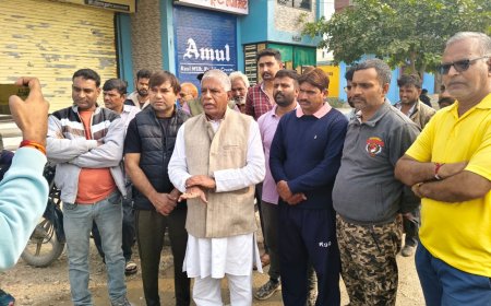 चित्तौड़गढ़ सांसद एवं विधायक के क्षेत्र की महिलाओं ने लगाया जन समस्याओं के लिए जाम, क्षेत्र वासियों के बुलाने पर पूर्व राज्यमंत्री जाडावत पहुंचे मौके पर