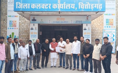 पूर्व राज्यमंत्री सुरेंद्रसिंह जाड़ावत के नेतृत्व में यूरिया खाद की किल्लत से राहत दिलाने के लिए कांग्रेस प्रतिनिधि मंडल ने जिला कलेक्टर के नाम ज्ञापन सौंपा