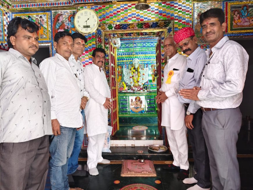 लखारा समाज का निकुंभ में अन्नकूट महोत्सव सम्पन्न