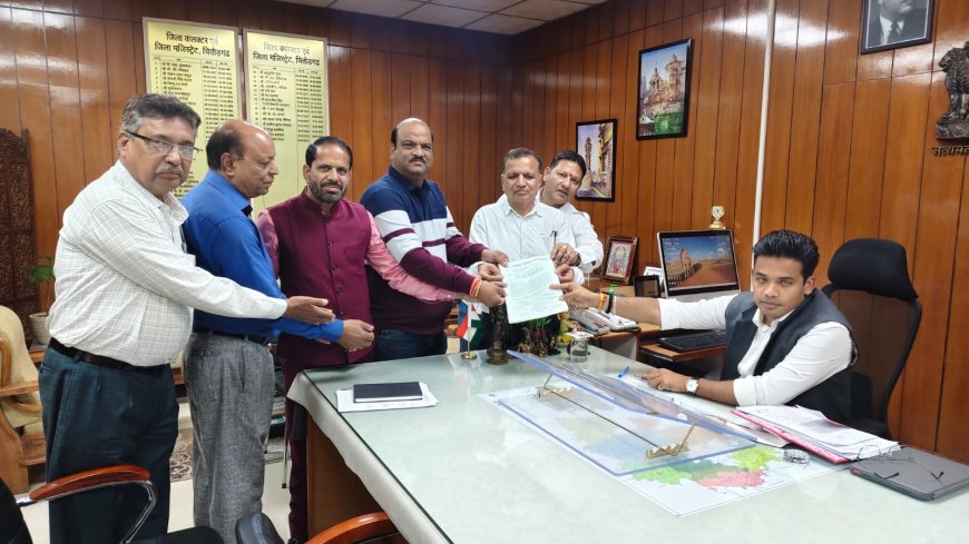 अग्रसेन जी महाराज पर विवादित टिप्पणी करने के विरोध में दिया ज्ञापन अमित बघेल के गिरफ्तारी की मांग