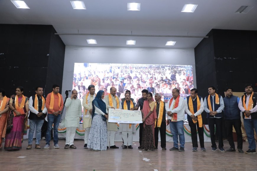 बिरसा मुंडा जयंती के 150 वें वर्ष पर जिला स्तरीय समारोह आयोजित