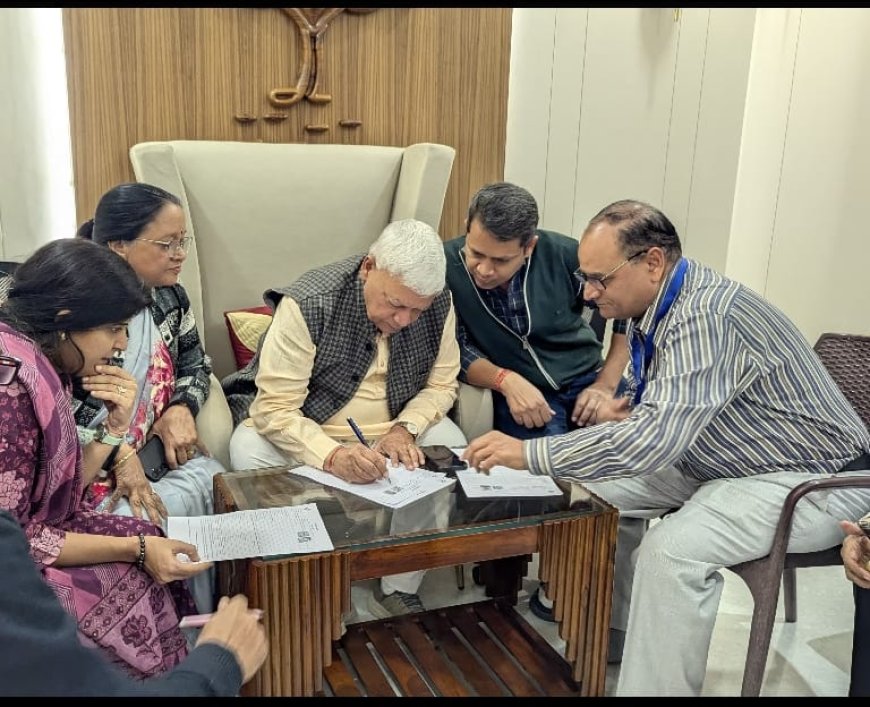 सांसद अग्रवाल ने परिवार सहित भरा SIR फार्म, मतदाता जागरूकता का दिया संदेश