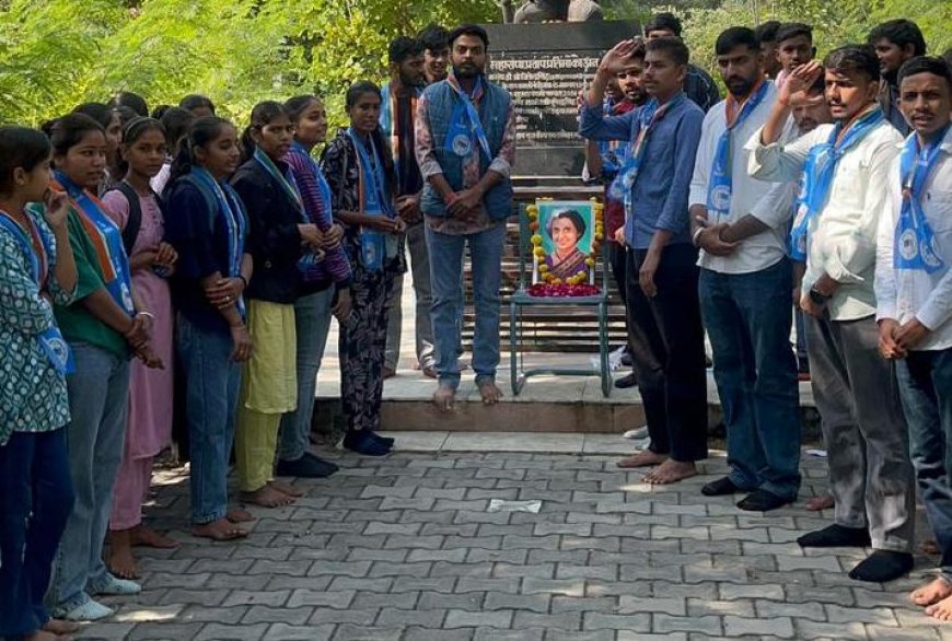 इंदिरा गांधी जयंती पर एनएसयूआई ने दी श्रद्धांजलि
