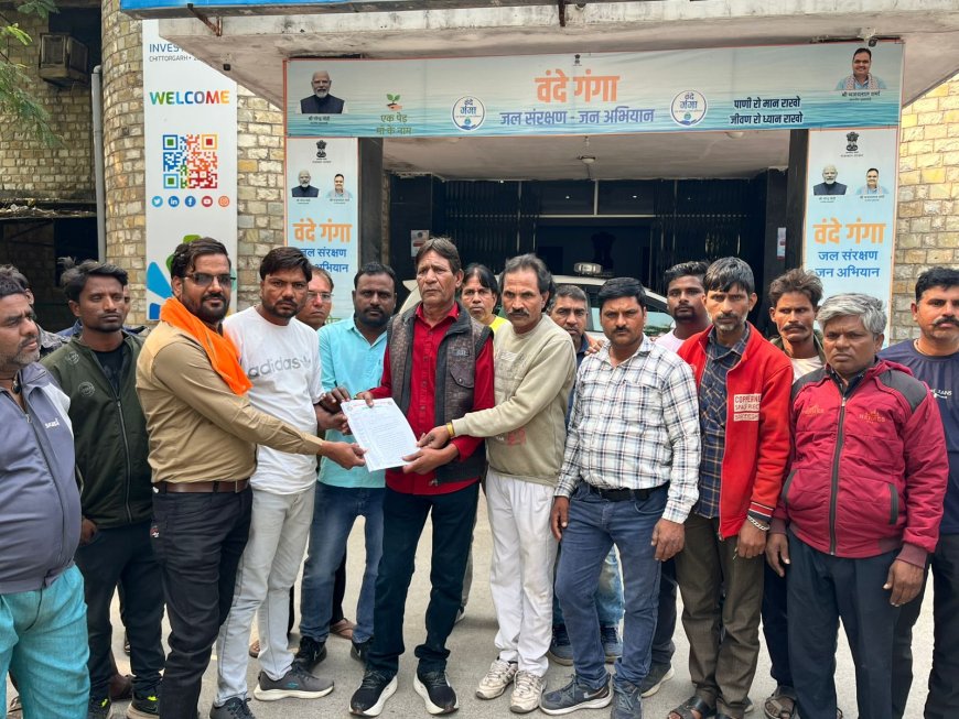 ऑटो रिक्शा चालक यूनियन ने सौंपा ज्ञापन