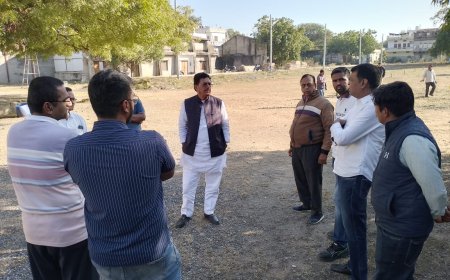 25 दिसंबर से आयोजित होने वाले दसवें विशाल निःशुल्क नेत्र चिकित्सा शिविर की तैयारियों का पूर्व सहकारिता मंत्री उदयलाल आंजना ने किया अवलोकन