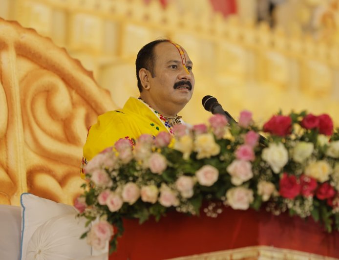 बेटियों को तलवार ओर गोली चलाना सिखाओं,सामर्थ्यवान बनाओं,बहु पढ़ाओ देश बचाओ- पंडित प्रदीप मिश्रा